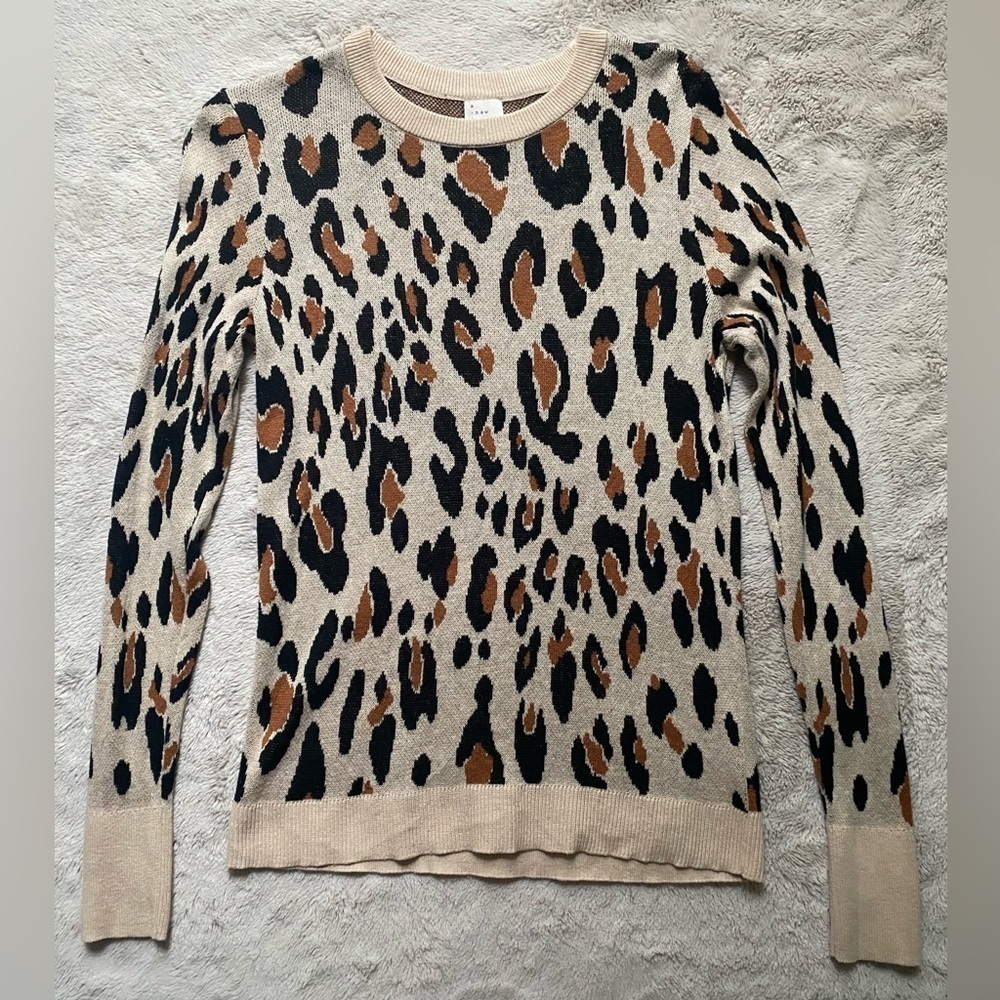 A New Day Leopard Sweater 🐾 - Picture 5 of 10